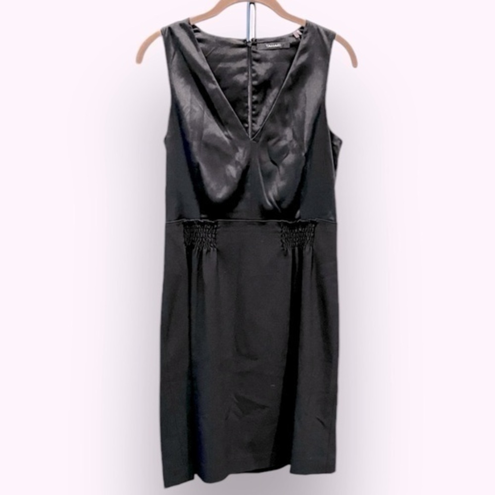 🇪🇸🐠Tahari satin dress deep v-neck black sleeveless